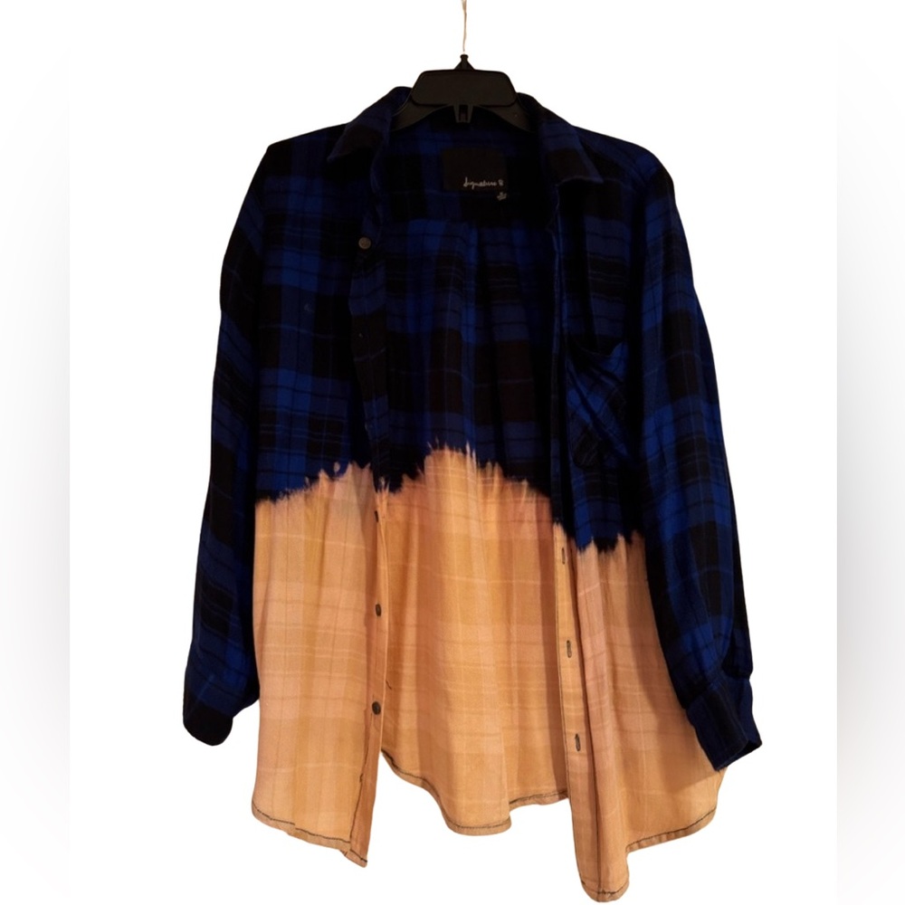 Signature8 Blue and Tan Plaid Top